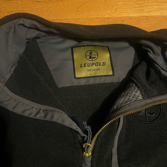 Men’s Leopold fleece shirt size medium - Picture 2 of 6